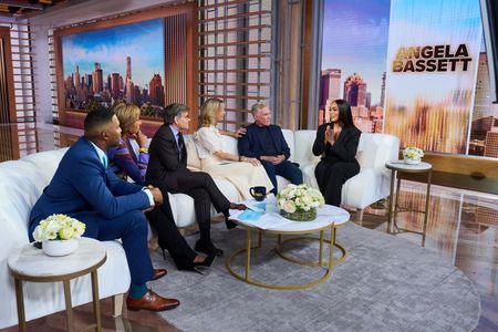 MICHAEL STRAHAN, ROBIN ROBERTS, GEORGE STEPHANOPOULOS, LARA SPENCER, SAM CHAMPION, AGNELA BASSETT