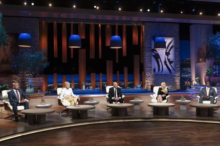 DAYMOND JOHN, BARBARA CORCORAN, KEVIN O'LEARY, LORI GREINER, RASHAUN WILLIAMS