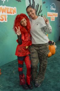 ZOEY ZANAI, TAMMY BRAWNER