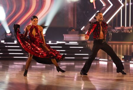 JENNA DEWAN, VALENTIN CHMERKOVSKIY
