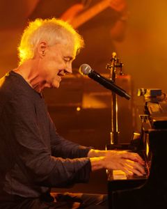 BRUCE HORNSBY