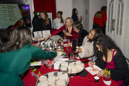 FREEFORM 25 DAYS OF CHRISTMAS