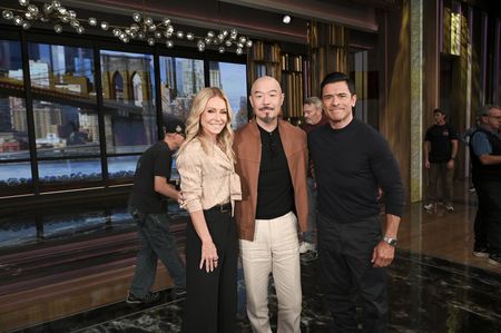 KELLY RIPA, HOON LEE, MARK CONSUELOS