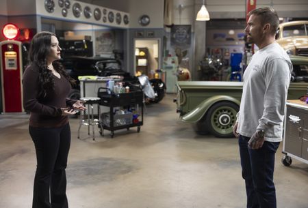 KAT DENNINGS, SEANN WILLIAM SCOTT