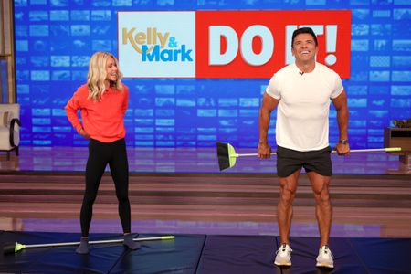 KELLY RIPA, MARK CONSUELOS