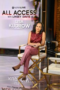 LINSEY DAVIS