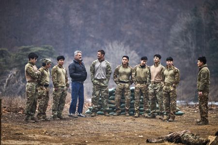 Chris Hemsworth sets out to confront his chronic pain in a bold, immersive journey through South Korea. Guided by pain expert Dr. BJ Miller, he explores ancient healing traditions and cutting-edge science. The final test: ípain valleyîóa brutal gauntlet of Special Forces trials that will push him to the limit. (credit: National Geographic/Evan Paterakis)