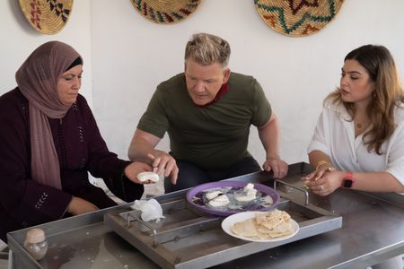 Um Mohammad, Gordon Ramsay and Alya make cheese. (National Geographic/Justin Mandel)