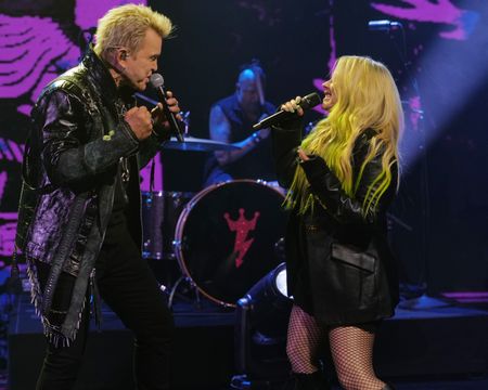 BILLY IDOL, AVRIL LAVIGNE