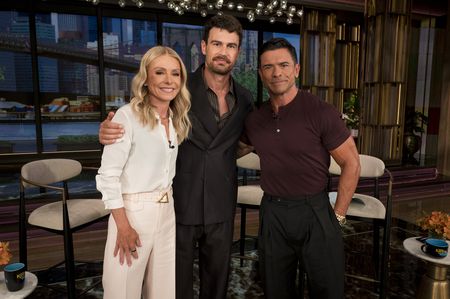 KELLY RIPA, THEO JAMES, MARK CONSUELOS