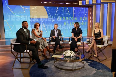 MICHAEL STRAHAN, ROBIN ROBERTS, GEORGE STEPHANOPOULOS, JESSICA BIEL, ELIZABETH BANKS