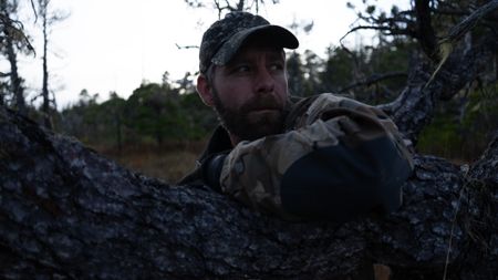 Matt Carlson hunts for deer. (National Geographic/David Lovejoy)