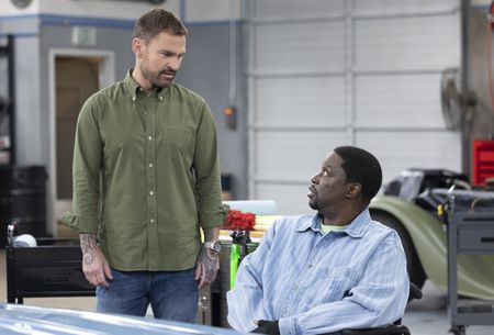 SEANN WILLIAM SCOTT, DARYL "CHILL" MITCHELL