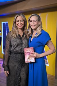 KATE HUDSON, CHELSEA HANDLER