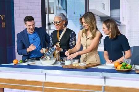 GIO BENITEZ, CARLA HALL, RHIANNON ALLY, ELIZABETH SCHULZE,