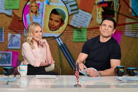 KELLY RIPA, MARK CONSUELOS