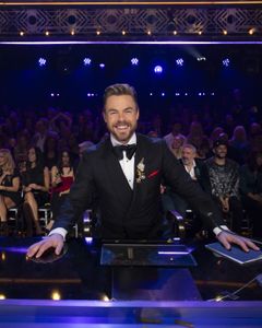 DEREK HOUGH
