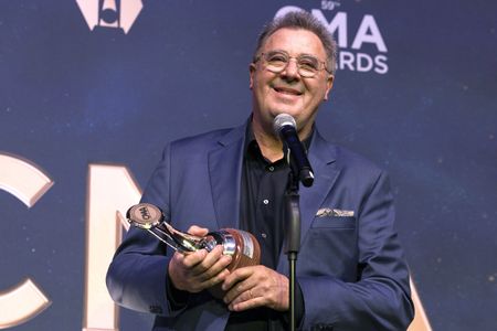 VINCE GILL