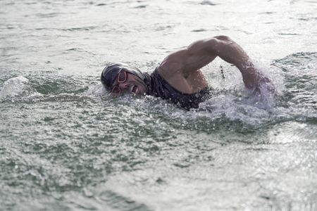 Mako sharks can reach burst speeds of up to 43mph. Extreme athlete Ross Edgley hits 10.24mph. It's double what an Olympic swimmer can do in a pool, but still just 25% of what a mako can do. (National Geographic/Nathalie Miles)