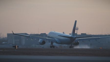 Airbus A330-343 landing at Toronto Pearson International Airport. (Arrow International Media Ltd & Cantina Media)