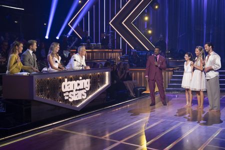 CARRIE ANN INABA, DEREK HOUGH, KYM JOHNSON, BRUNO TONIOLI, ALFONSO RIBEIRO, IZABEL EARLE, ALIX EARLE, VALENTIN CHMERKOVSKIY