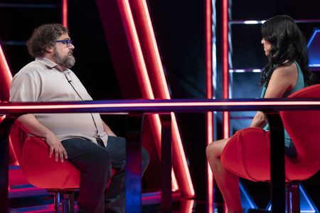 BOBBY MOYNIHAN, HENNA PRYOR