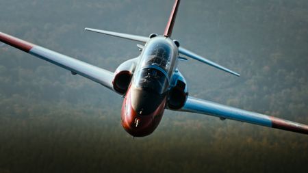 With his test complete, student LTJG Andrew Seepe flies back to base. (Credit: National Geographic/Michael Fitzmaurice)