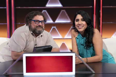 BOBBY MOYNIHAN, HENNA PRYOR