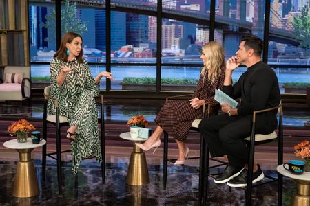 MAYA RUDOLPH, KELLY RIPA, MARK CONSUELOS