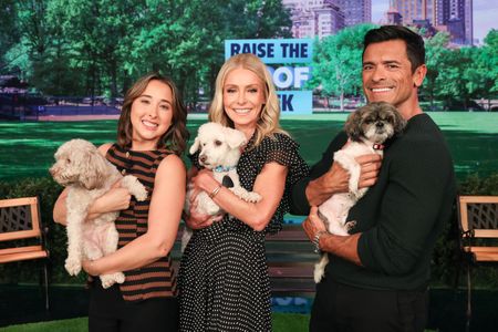 KELLY RIPA, MARK CONSUELOS