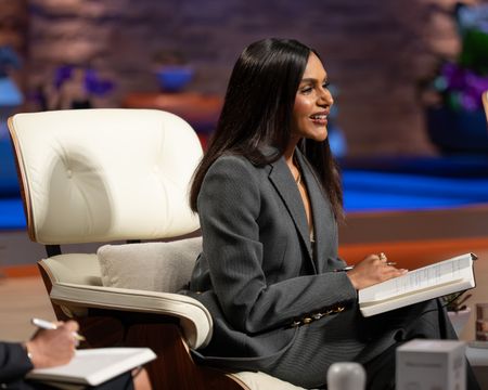 MINDY KALING