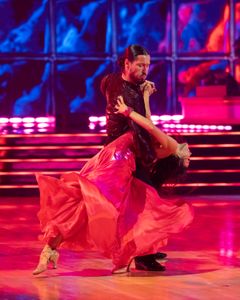 VALENTIN CHMERKOVSKIY, JENNA DEWAN