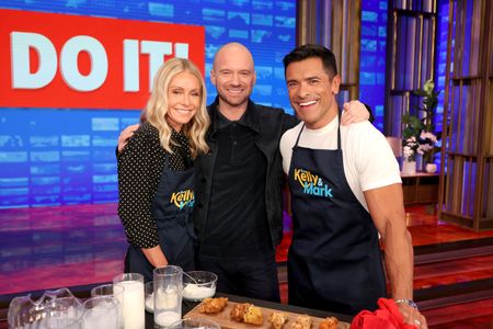 KELLY RIPA, MARK CONSUELOS