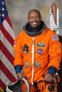 Bio profile offLeland Melvin