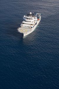 The OceanXplorer off the coast of Bimini, Bahamas. (National Geographic/Paige McGarvin)