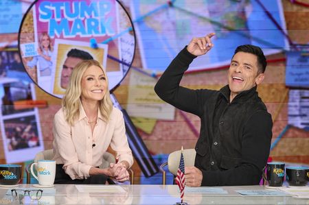 KELLY RIPA, MARK CONSUELOS