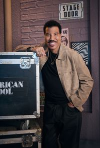 Bio profile offLionel Richie