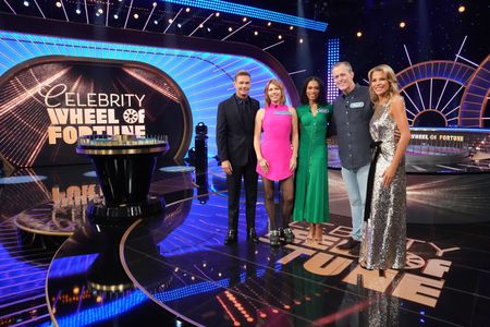 RYAN SEACREST, MARY ELIZABETH ELLIS, KELLY MCCREARY, BILLY GARDELL, VANNA WHITE