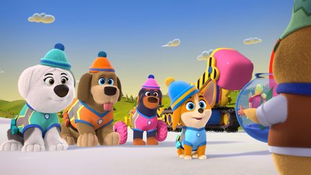 LUNA, TANK, ROXY, PHINNY, MAYOR GILMORE, LLOYD