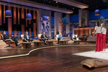 MARK CUBAN, DANIEL LUBETZKY, KEVIN O'LEARY, LORI GREINER, ROBERT HERJAVEC