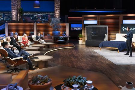 MARK CUBAN, BARBARA CORCORAN, KEVIN O'LEARY, LORI GREINER, ROBERT HERJAVEC, ARJEN DE JONG