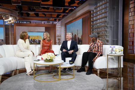 ROBIN ROBERTS, LARA SPENCER, SAM CHAMPION, ARSENIO HALL