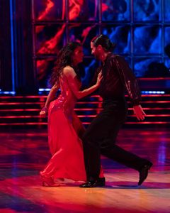 JENNA DEWAN, VALENTIN CHMERKOVSKIY