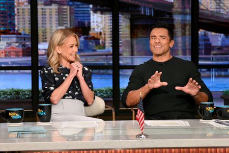 KELLY RIPA, MARK CONSUELOS