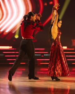VALENTIN CHMERKOVSKIY, JENNA DEWAN