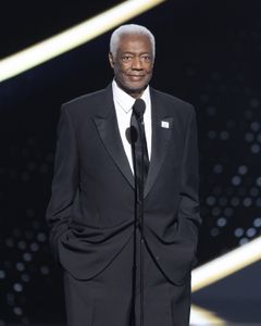 OSCAR ROBERTSON