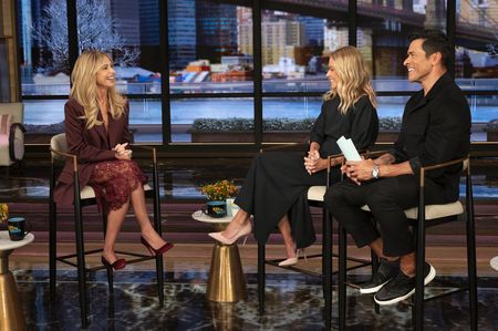 SARAH MICHELLE GELLAR, KELLY RIPA, MARK CONSUELOS