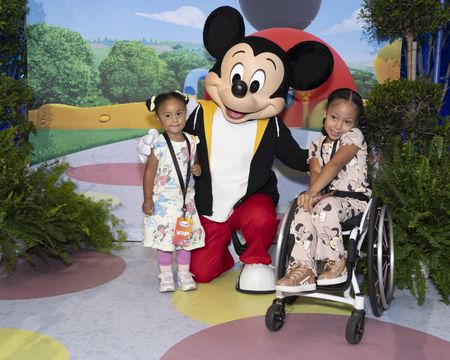 MICKEY MOUSE, CESILY COLLETTE
