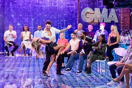 GIO BENITEZ, JANAI NORMAN, WITNEY CARSON, ALFONSO RIBEIRO, DYLAN EFRON, ELAINE HENDRIX, ALAN BERSTEN, BRUNO TONIOLI, BARON DAVIS, JULIANNE HOUGH, SCOTT HOYING, BRITT STEWART, RYLEE ARNOLD, ROBERT IRWIN
