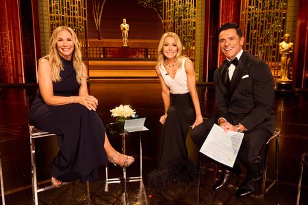 LEANNE MORGAN, KELLY RIPA, MARK CONSUELOS